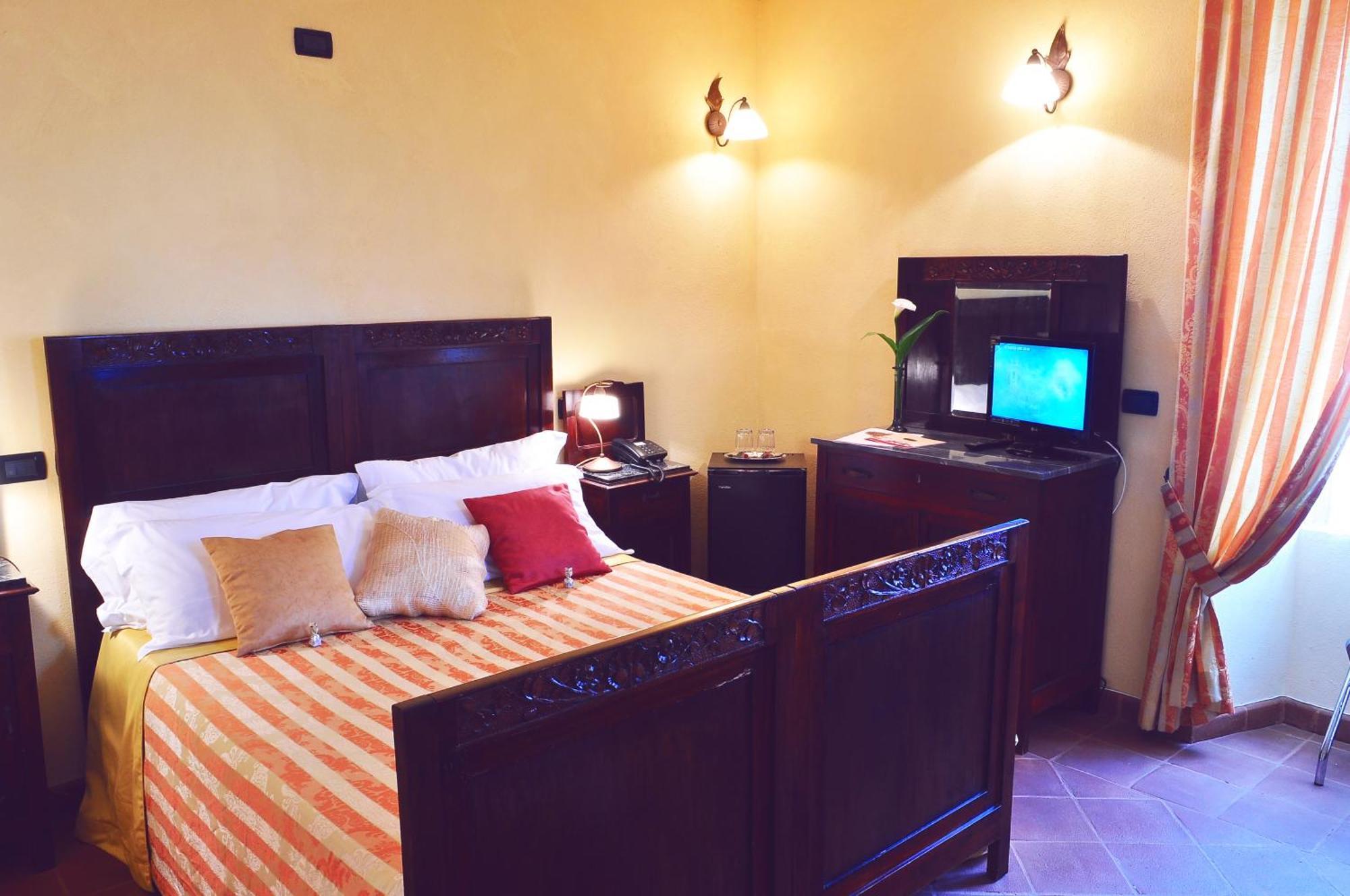 La Foresteria Del Castello - Wellness Hotel In Dimora Storica Castell'Alfero Ruang foto