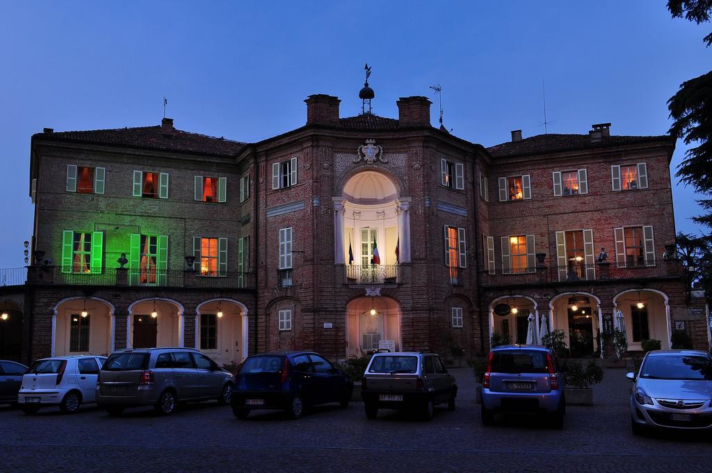 La Foresteria Del Castello - Wellness Hotel In Dimora Storica Castell'Alfero Bagian luar foto