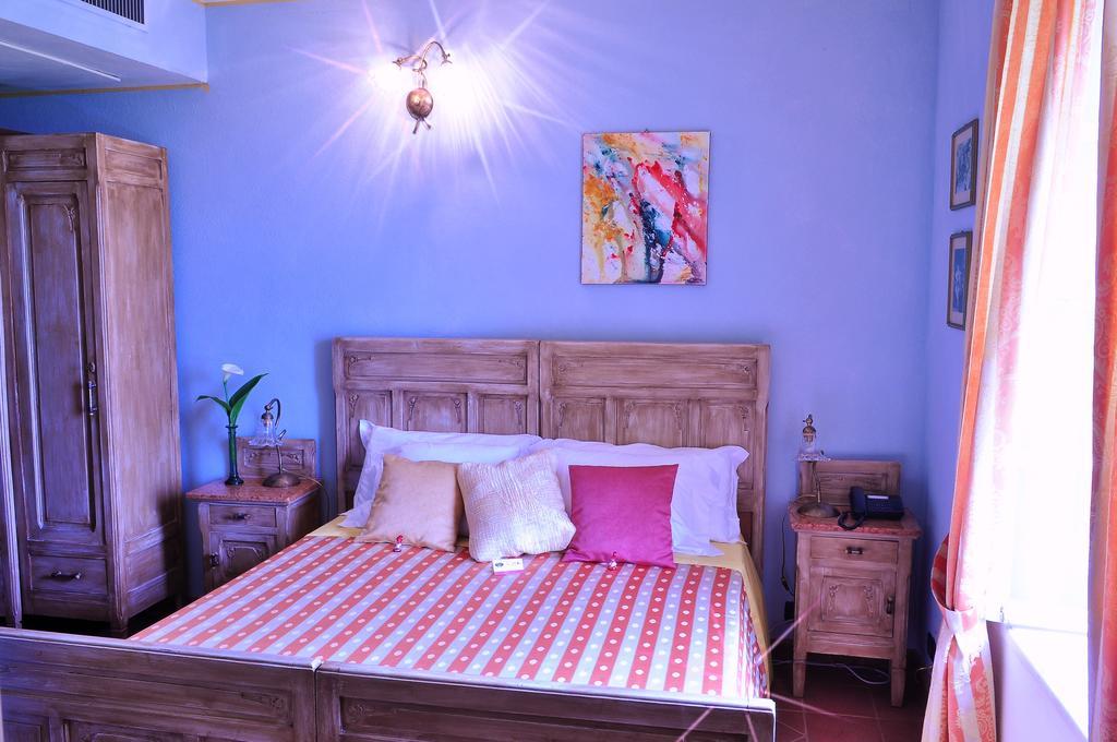 La Foresteria Del Castello - Wellness Hotel In Dimora Storica Castell'Alfero Ruang foto