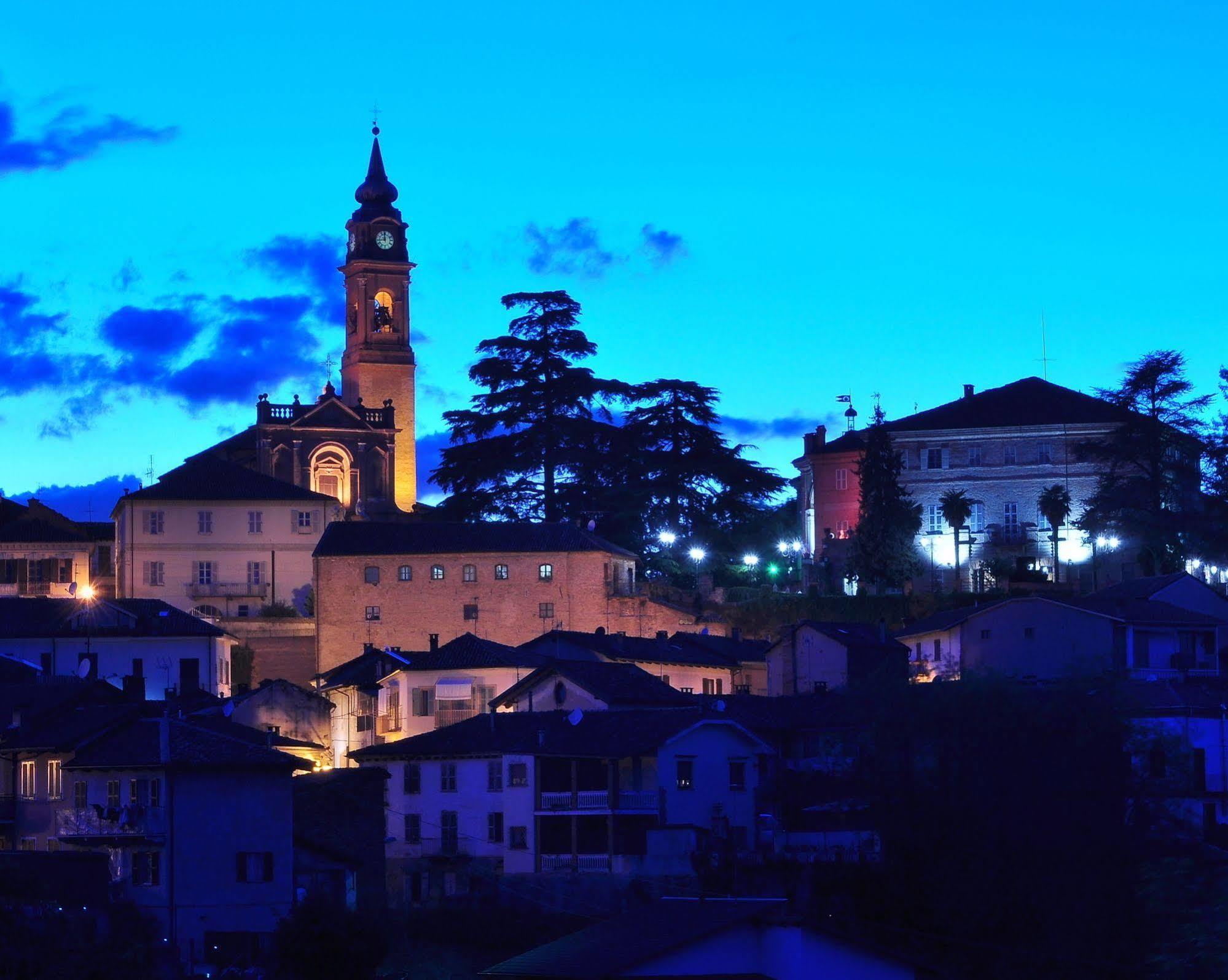 La Foresteria Del Castello - Wellness Hotel In Dimora Storica Castell'Alfero Bagian luar foto